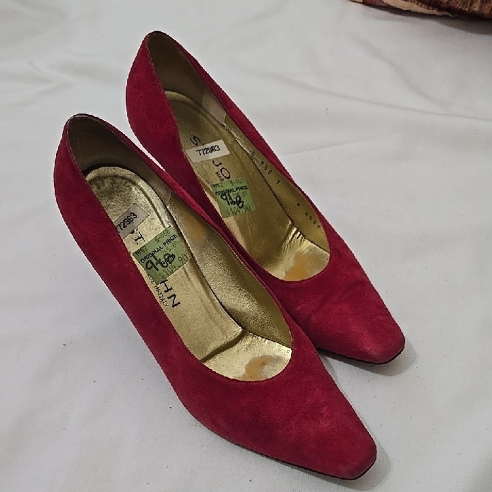 ST. John Elegant‎ Red Suede Vintage Women's Pumps 9m5